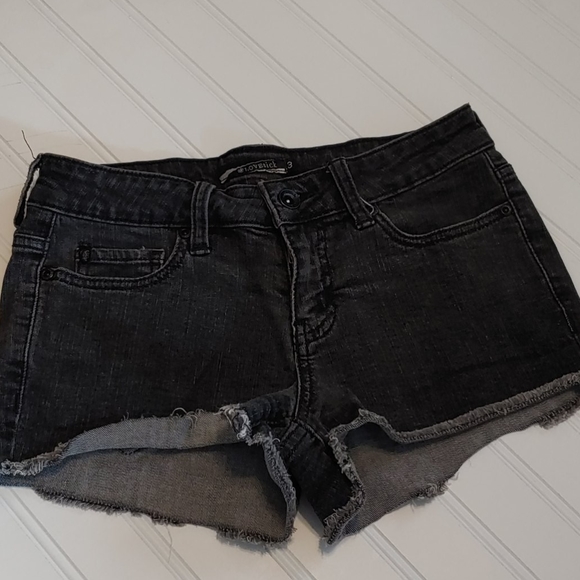 Dark gray Lovesick shorts - Picture 1 of 4